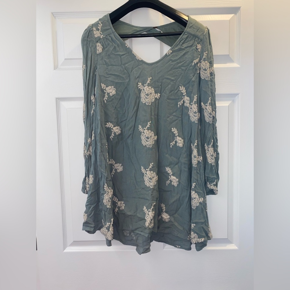 Free people flowing dress. Size extra small.